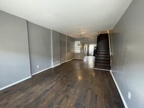 Building Photo - 537 Newton Ave