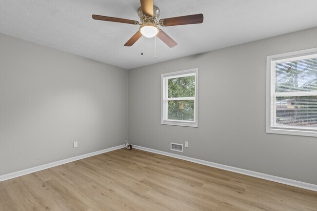 Building Photo - 1227 Creek Forest Ct NW