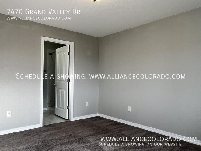 Building Photo - 7470 Grand Valley Dr