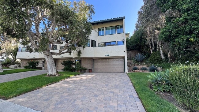 Primary Photo - La Costa 2 bedroom Just Minutes from the B...