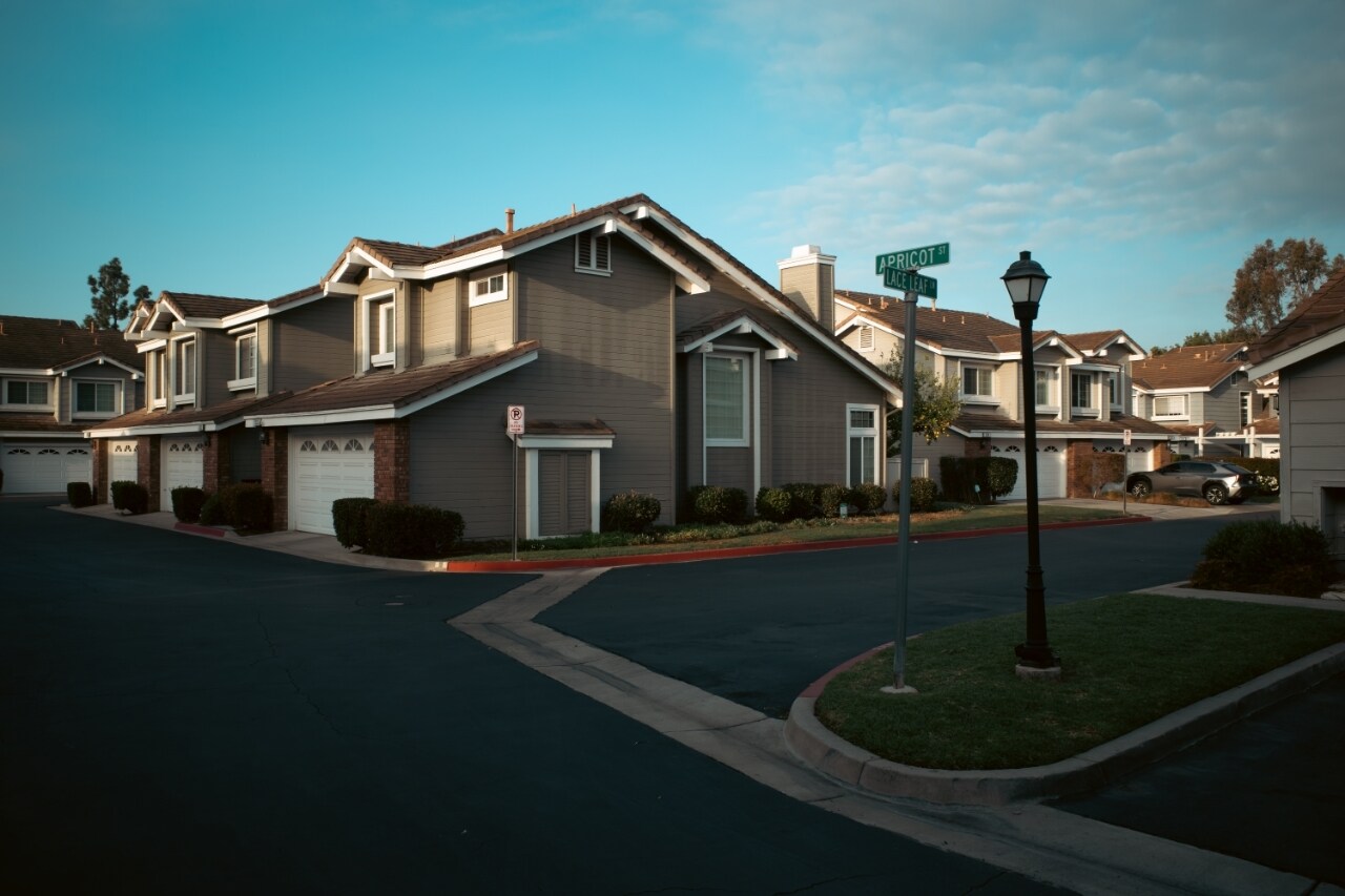 Building Photo - 13531 Apricot St