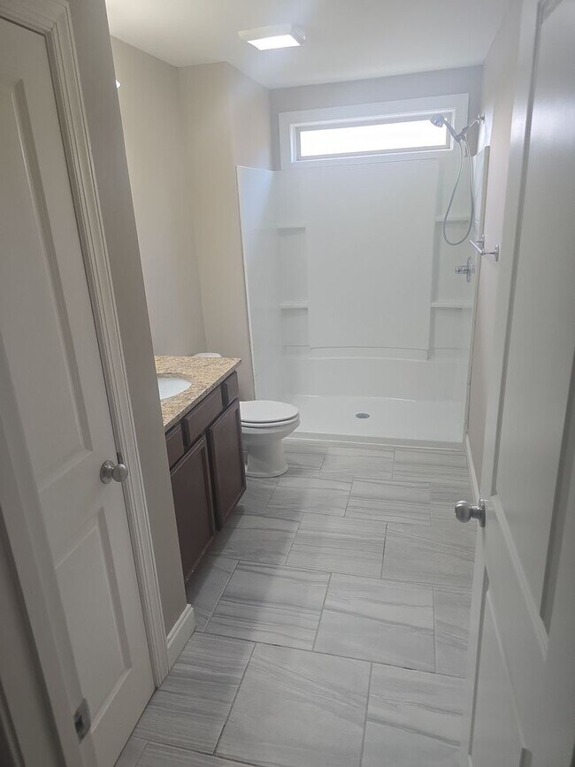 Building Photo - The Manors at White Knoll