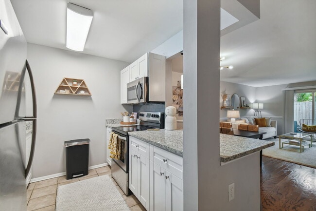 Building Photo - The Monroe of SOHO Hyde Park