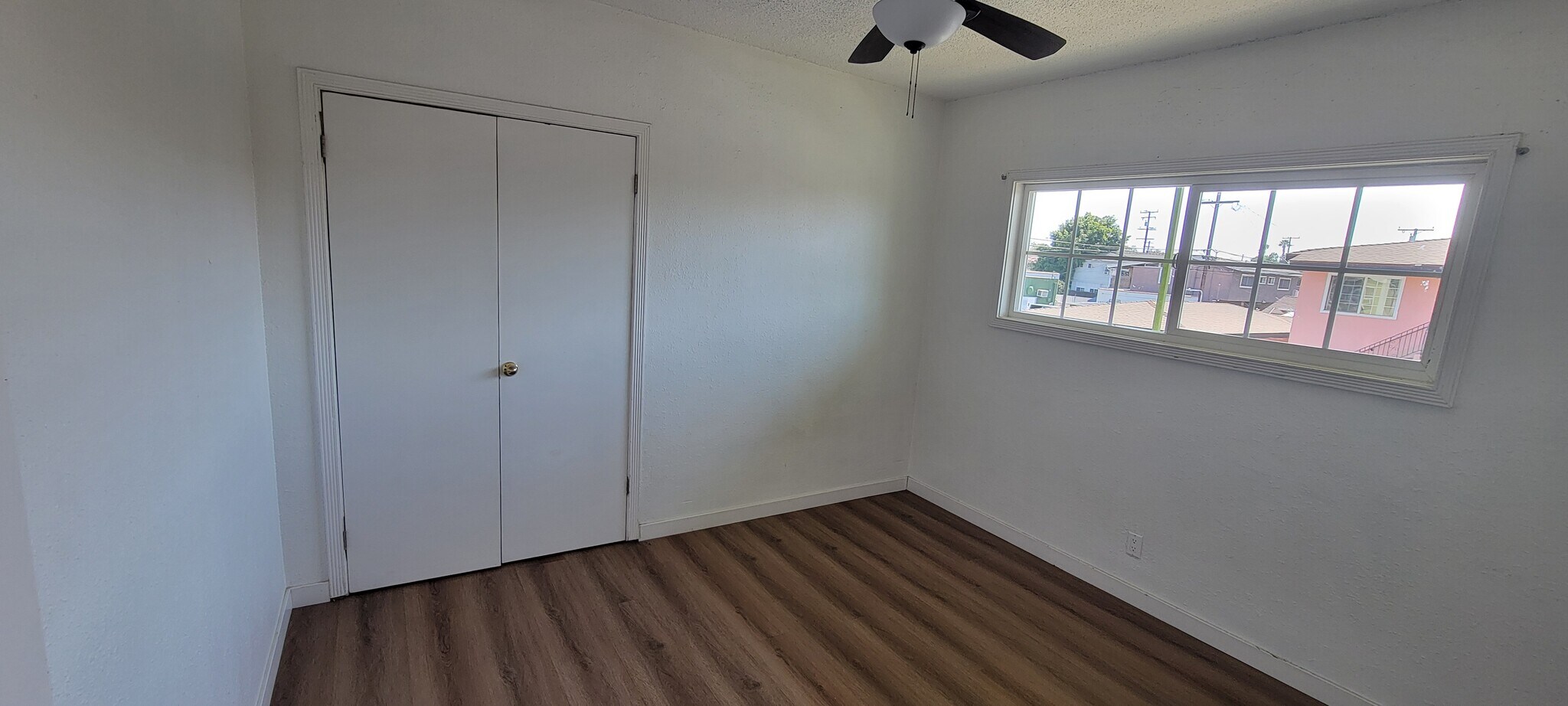 Building Photo - 400 E Hullett St