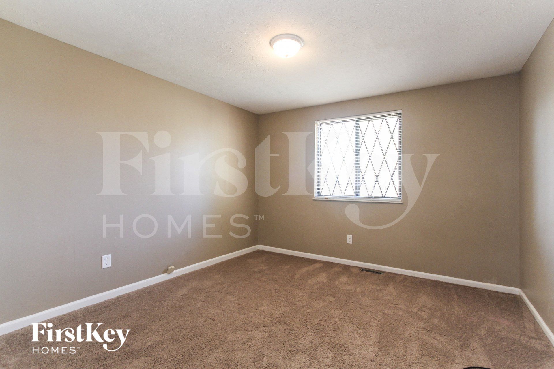 Building Photo - 3735 Valley Lake Dr