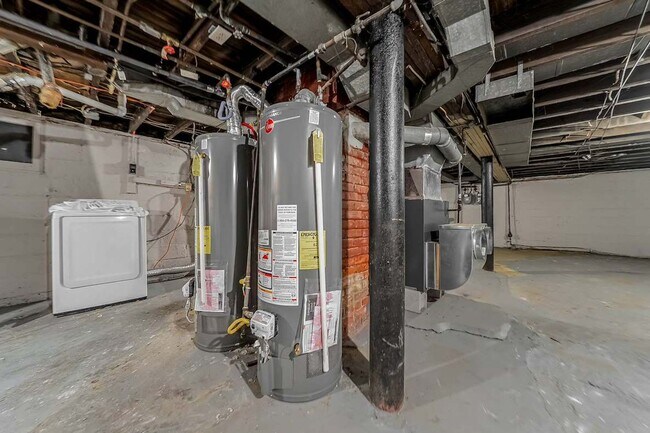 Building Photo - 3484 W 58th St