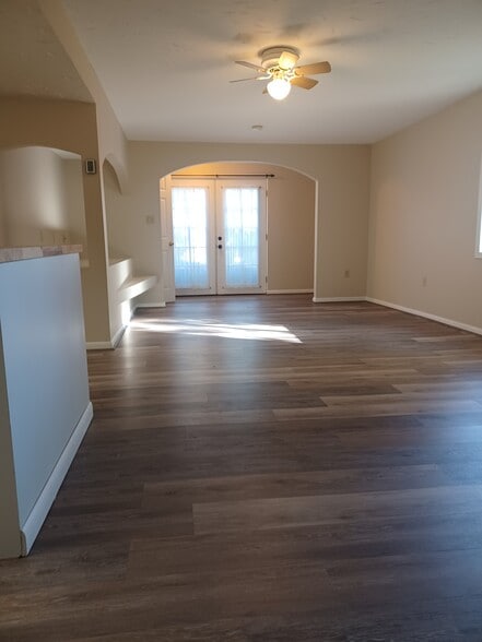 Building Photo - 1438 Chesham Cir