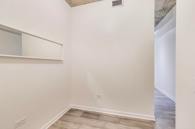 Building Photo - 700 N Larrabee St