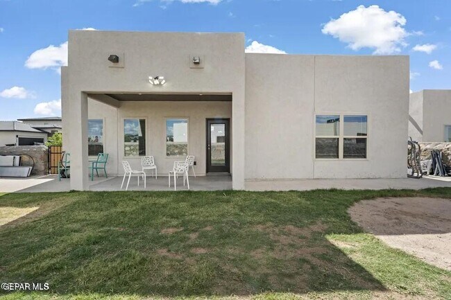 Building Photo - 930 Bicknor Pl
