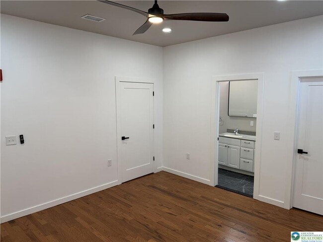 Building Photo - 711 W Chew St