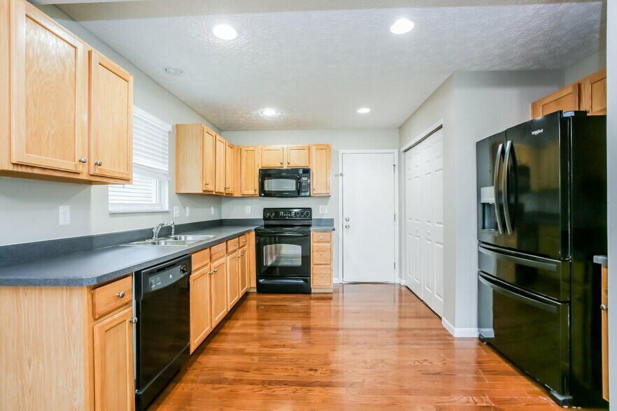 Building Photo - 2166 Balais Ct