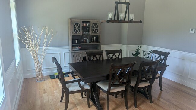 Building Photo - ***Please Respond Directly to the Online Listing, Calls May Not Be Returned***