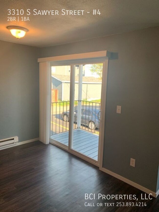 Building Photo - Beautiful remodeled 2 bedroom apartment co...