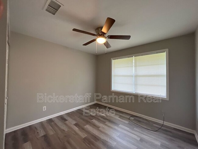Building Photo - 2300 Welch Dr