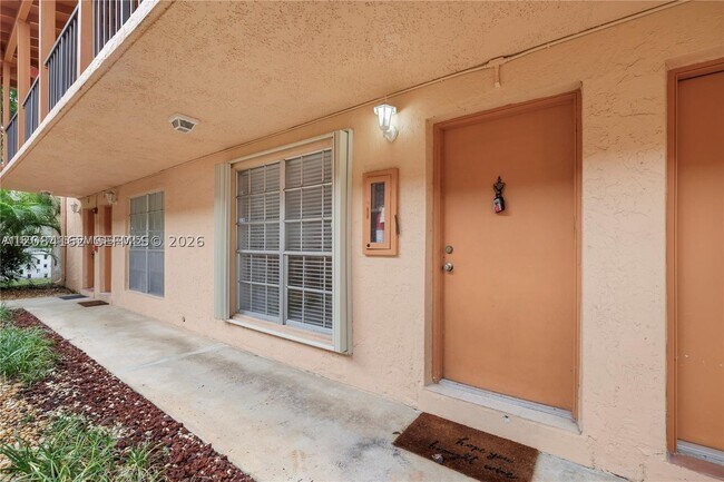 Building Photo - 7241 Miami Lakes Dr