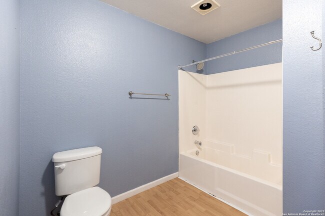 Building Photo - 3727 Aragon Dr