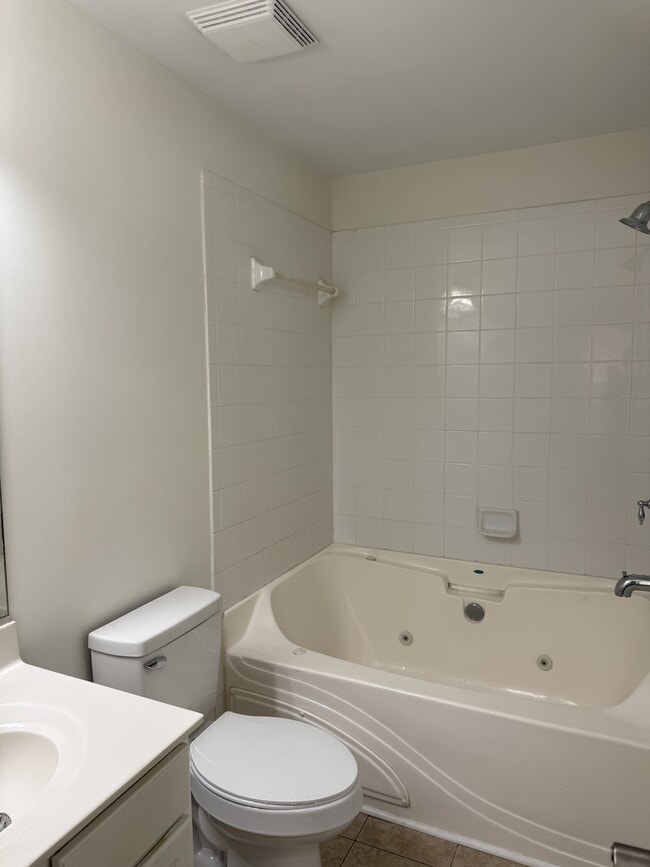 Building Photo - 209 16th St NW