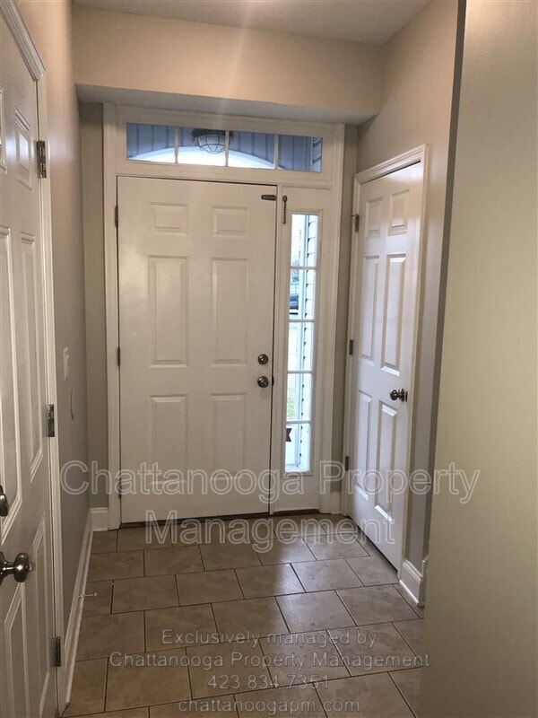 Building Photo - 2704 Stone Trace Dr