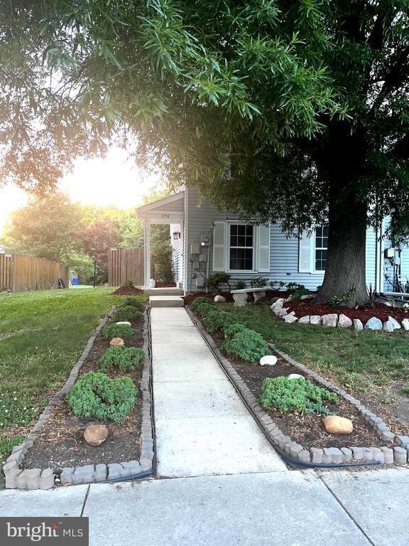Building Photo - 374 Trefoil Pl