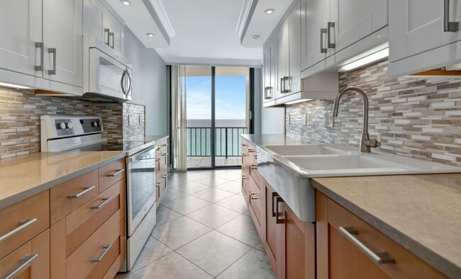 Building Photo - 4200 N Ocean Dr