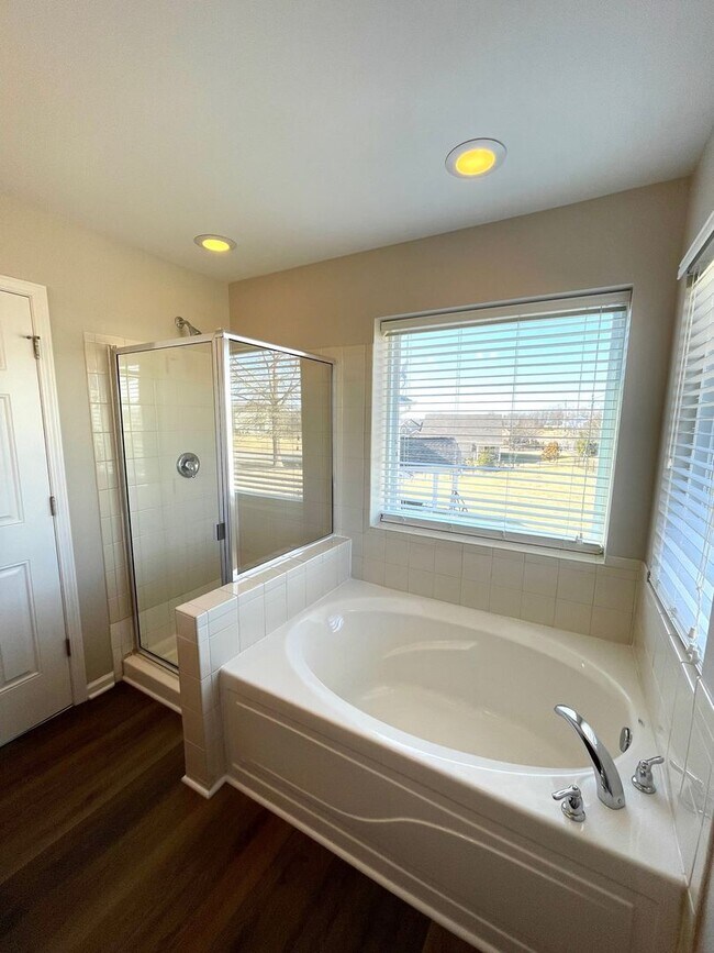 Building Photo - Renovated Polo Fields Home!