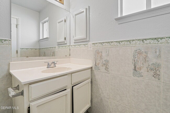 Building Photo - 12496 Sombra Fuerte Dr