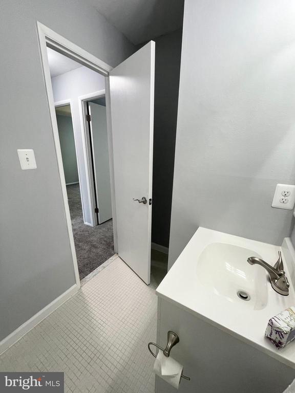 Building Photo - 1928 Rainbow Ct