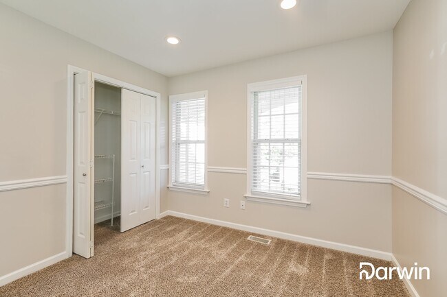 Building Photo - 3672 Turret Ct NE