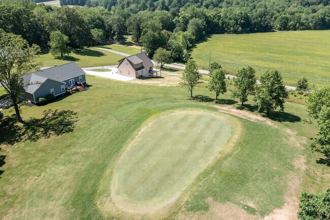 Building Photo - 37 Lakeview Dr