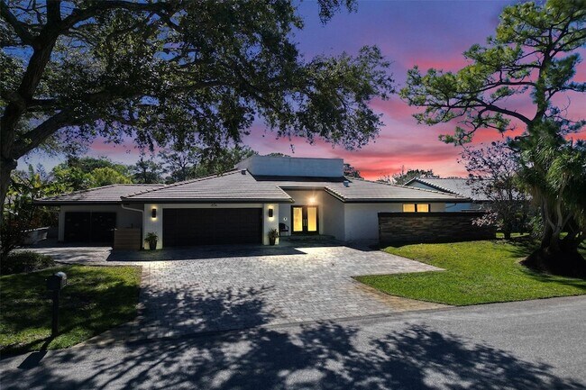 Building Photo - 614 W Lakewoode Cir