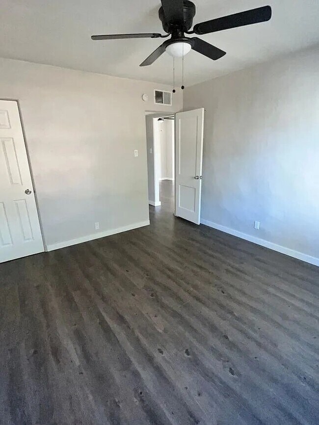 Building Photo - AMAZING 1 BEDROOM 1 BATHROOM FOR LEASE