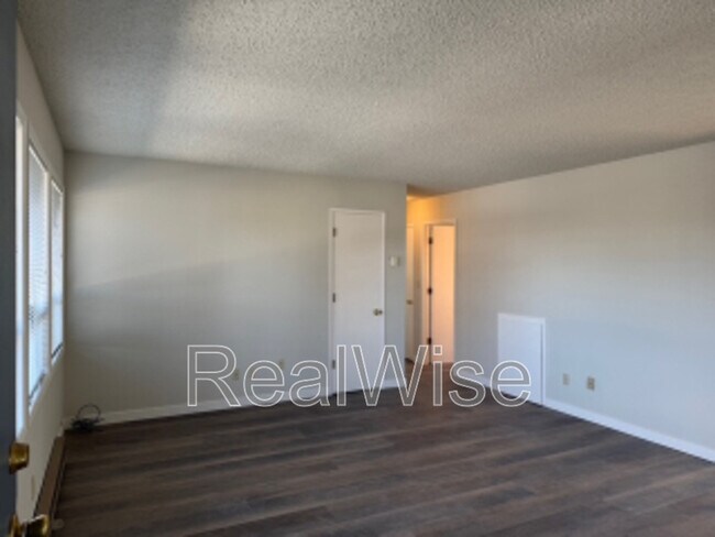 Building Photo - 217 NW 7th St