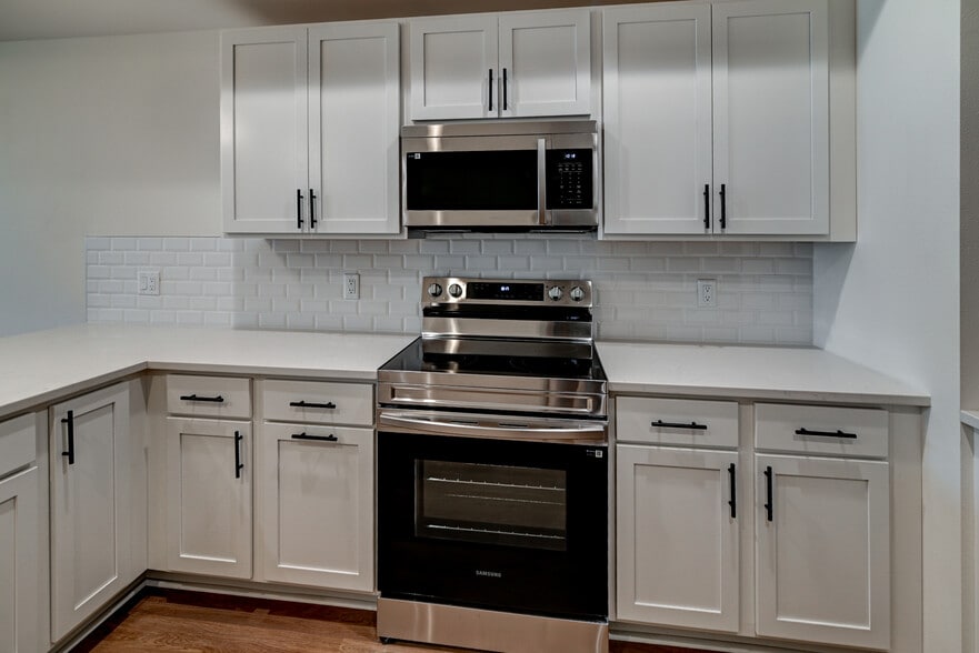 Building Photo - 4879 Lacy Rd