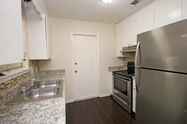 Building Photo - 4/2 Brick Home in Northeast Pensacola for ...