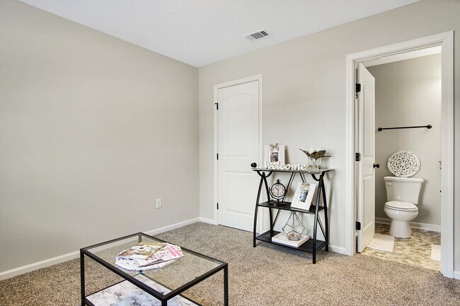 Building Photo - 564 Deerchase Ct