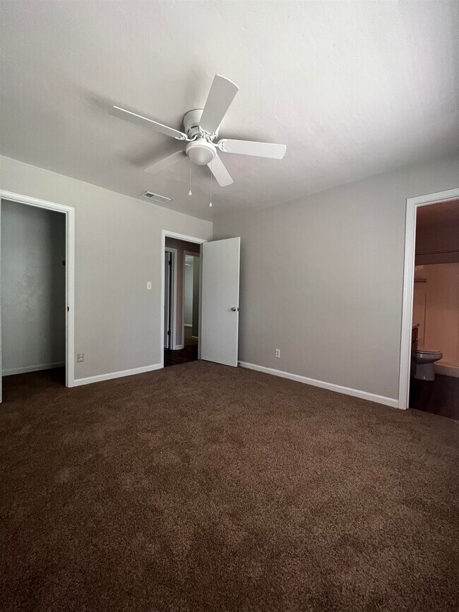 Building Photo - 2437 Jolene Ln