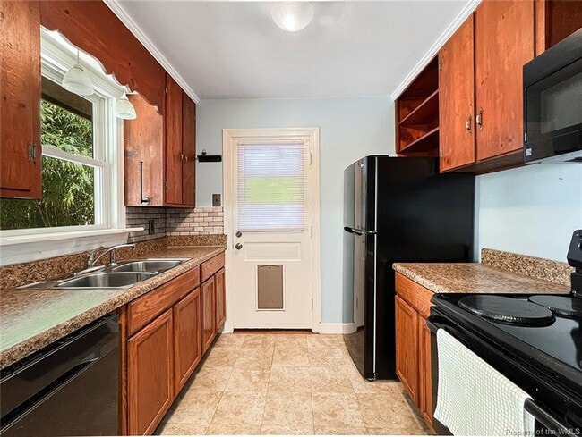 Building Photo - 703 Maupin Pl