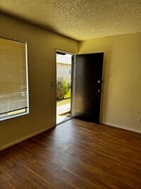 Building Photo - 310 Decatur St