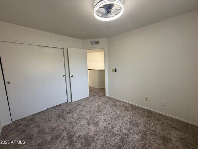 Building Photo - 611 W 13th St