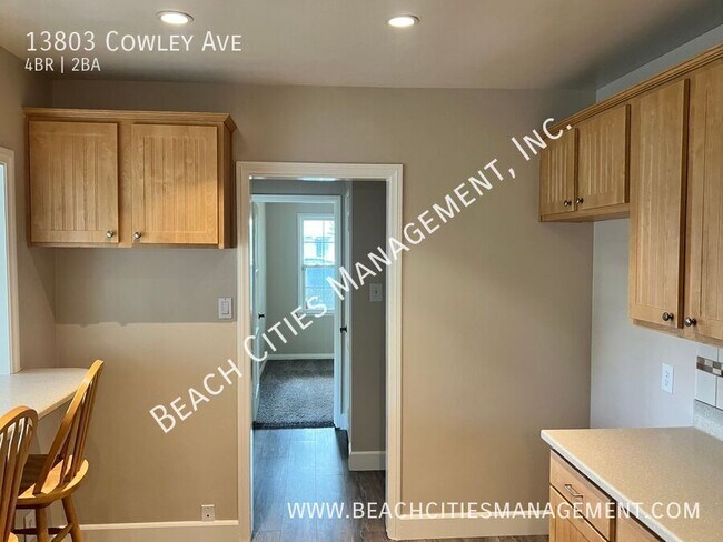 Building Photo - 13803 Cowley Ave