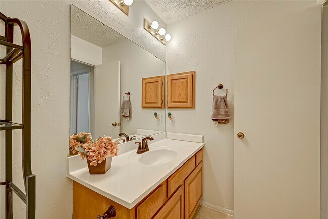 Building Photo - 16355 Sierra Grande Dr