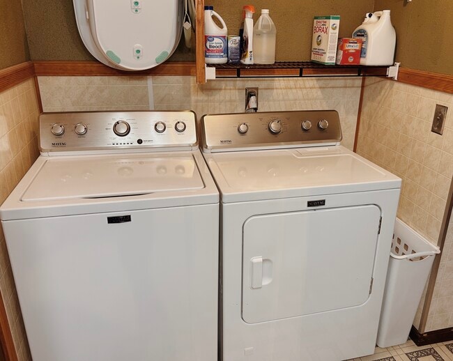 Building Photo - 614 Mercer Ave