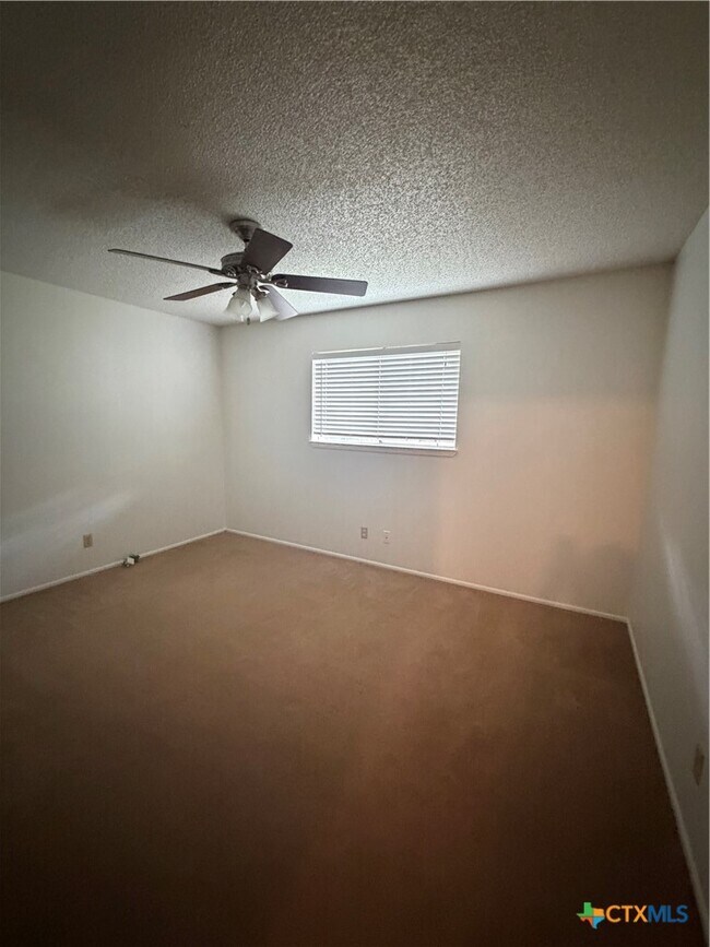 Building Photo - 1727 Redwood St