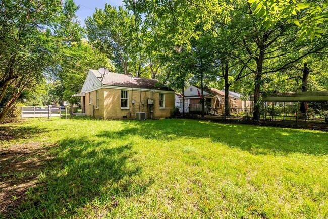 Building Photo - 5617 Lee Ave