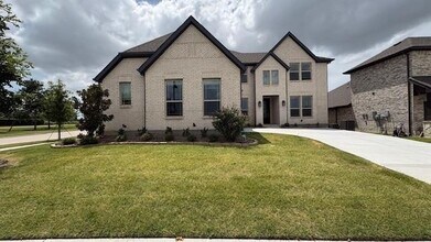 Building Photo - 7101 Aster Rd