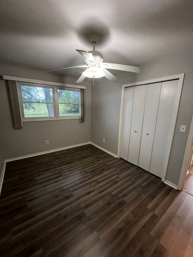 Building Photo - Beautiful 3 bedroom 1 bathroom Home (Section 8 Aproved)