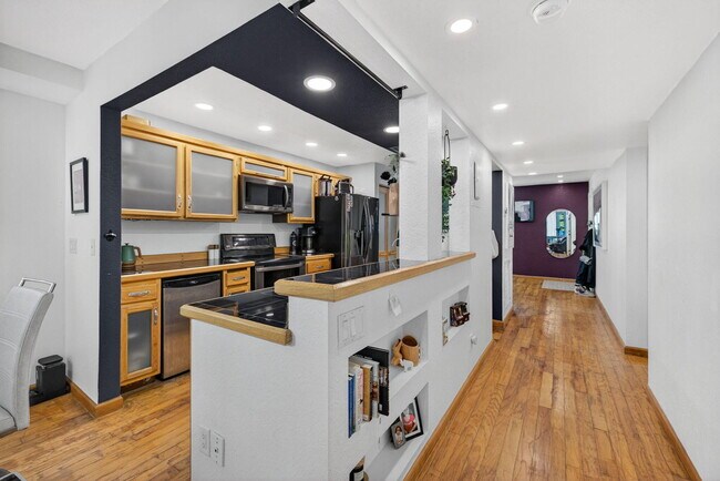 Building Photo - 4491 Crystal Lake Dr