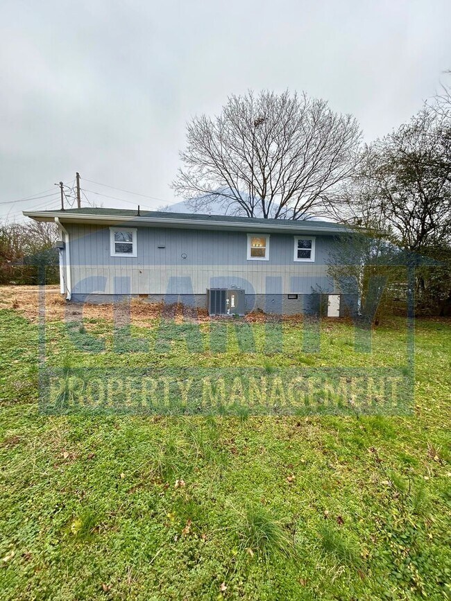 Building Photo - Three bedroom ranch-style home!