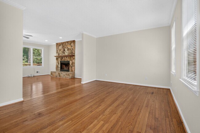 Building Photo - Beautiful home in Spring Valley