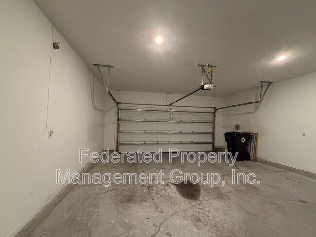 Building Photo - 2993 Crossfield Dr